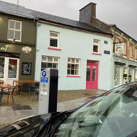 Pink Door House In Clifden Villa Exterior photo